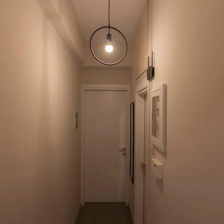 Luxury 10' From The Center!